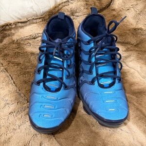 Nike Men's Vibrant Blue Athletic Shoes VaporMax Plus